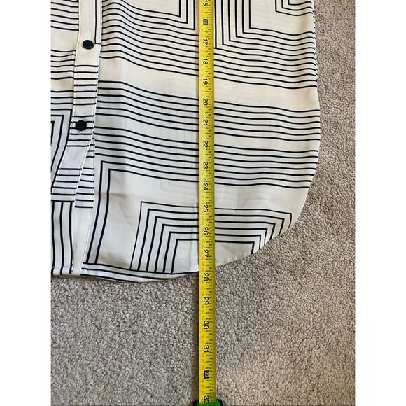 H&M button down blouse NWT woman’s size large - Picture 8 of 8